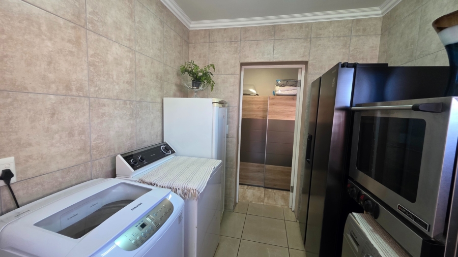 7 Bedroom Property for Sale in Vredenburg Western Cape